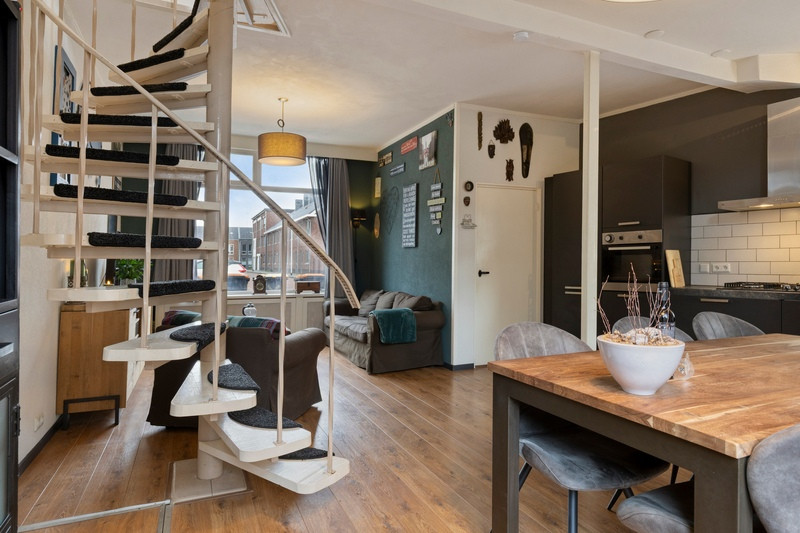 Hoekwoning te koop: Veenweg 100, Deventer