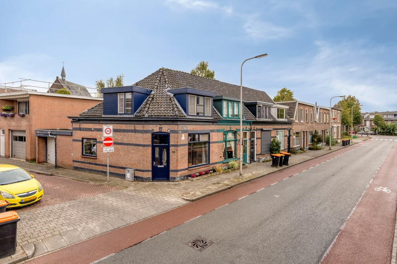 Hoekwoning te koop: Veenweg 100, Deventer