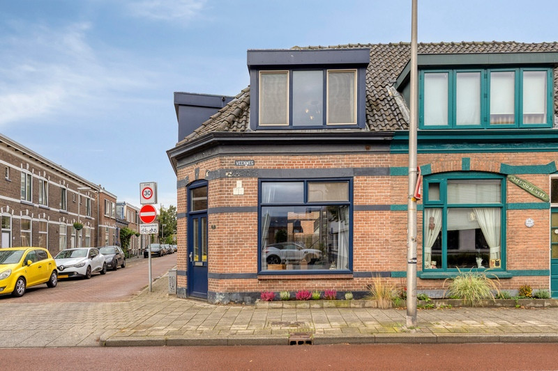 Hoekwoning te koop: Veenweg 100, Deventer