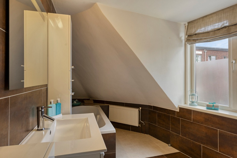 Hoekwoning te koop: Veenweg 100, Deventer