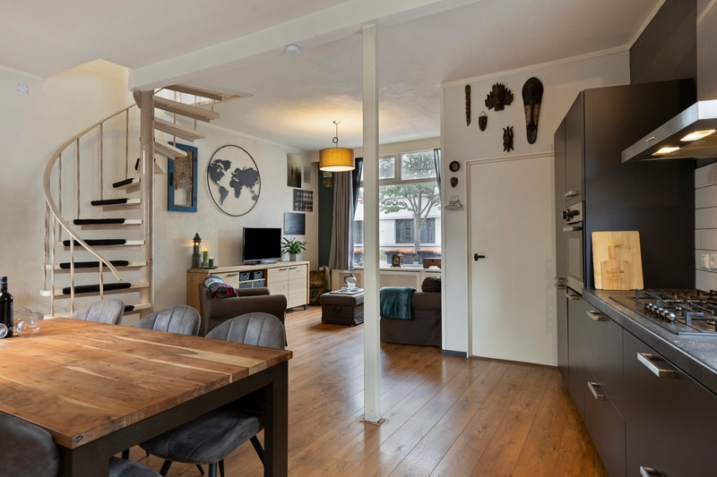 Hoekwoning te koop: Veenweg 100, Deventer
