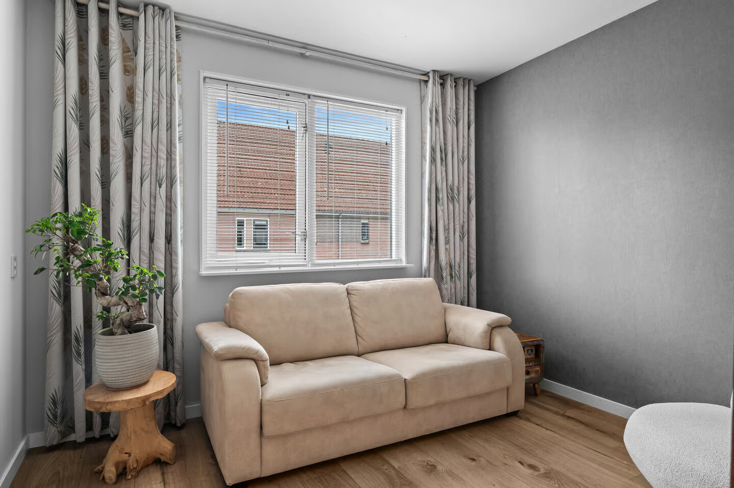 Tussenwoning te koop: Esdoornlaan 29, Deventer