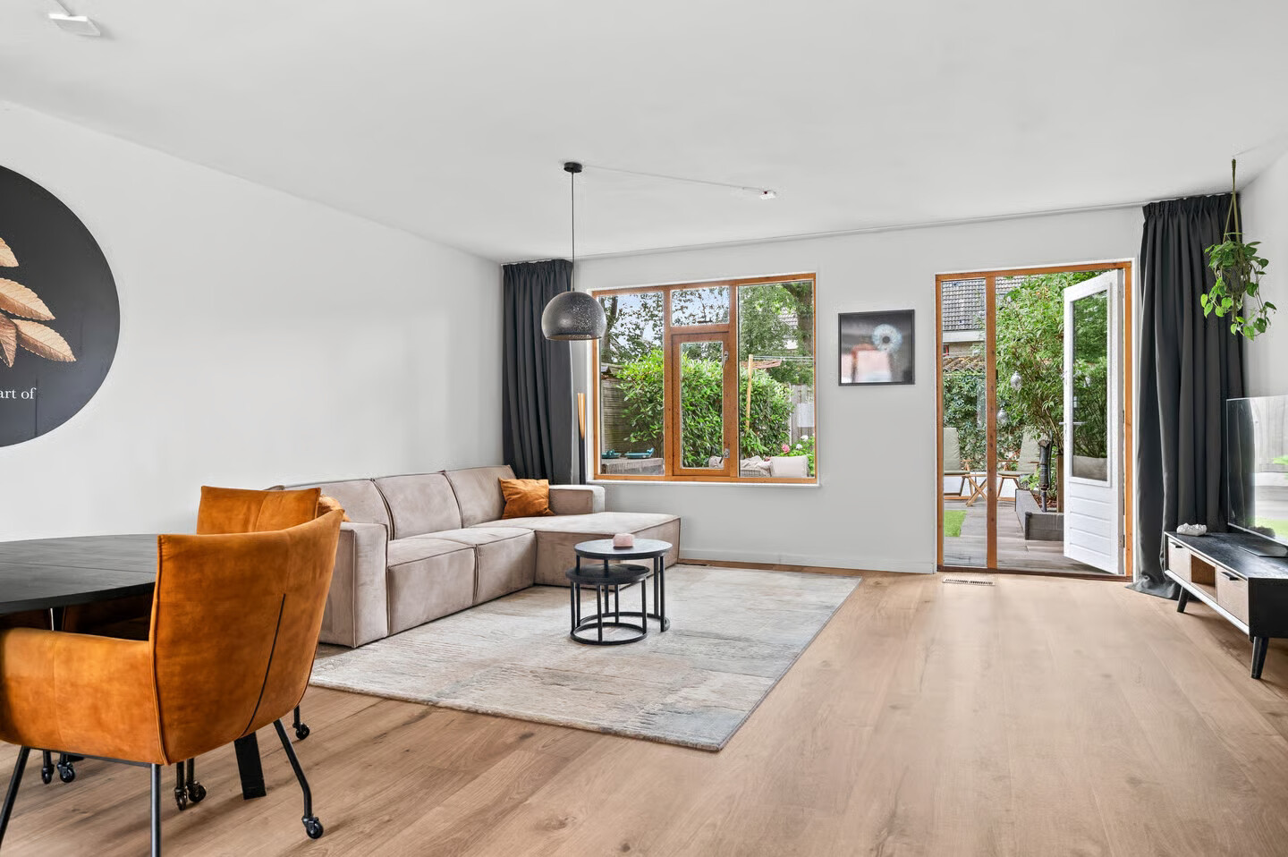 Tussenwoning te koop: Esdoornlaan 29, Deventer