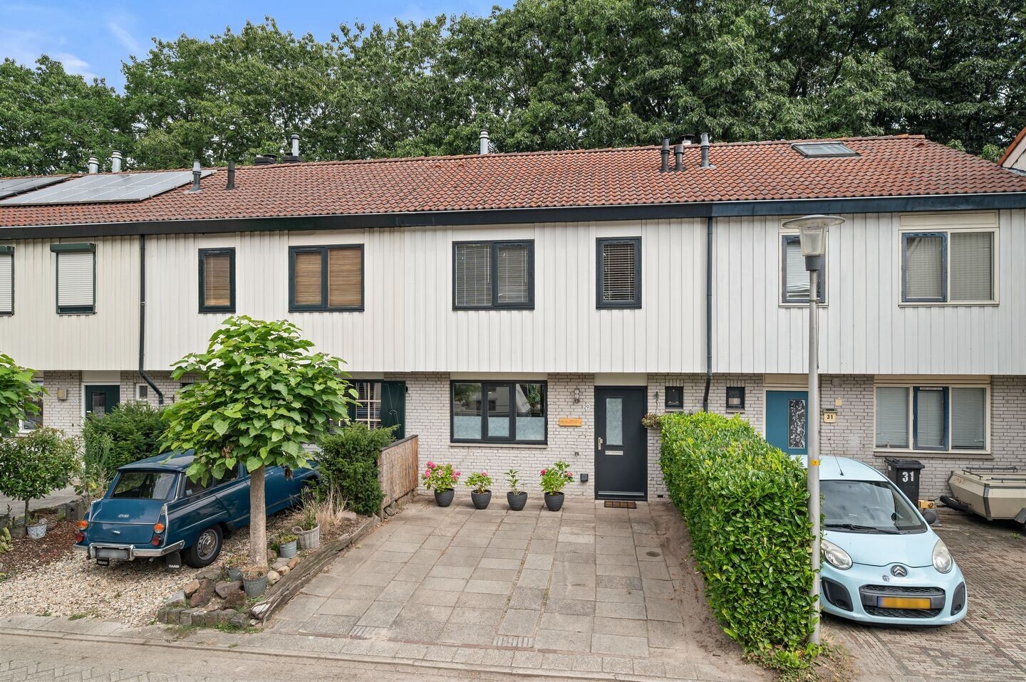 Tussenwoning te koop: Esdoornlaan 29, Deventer