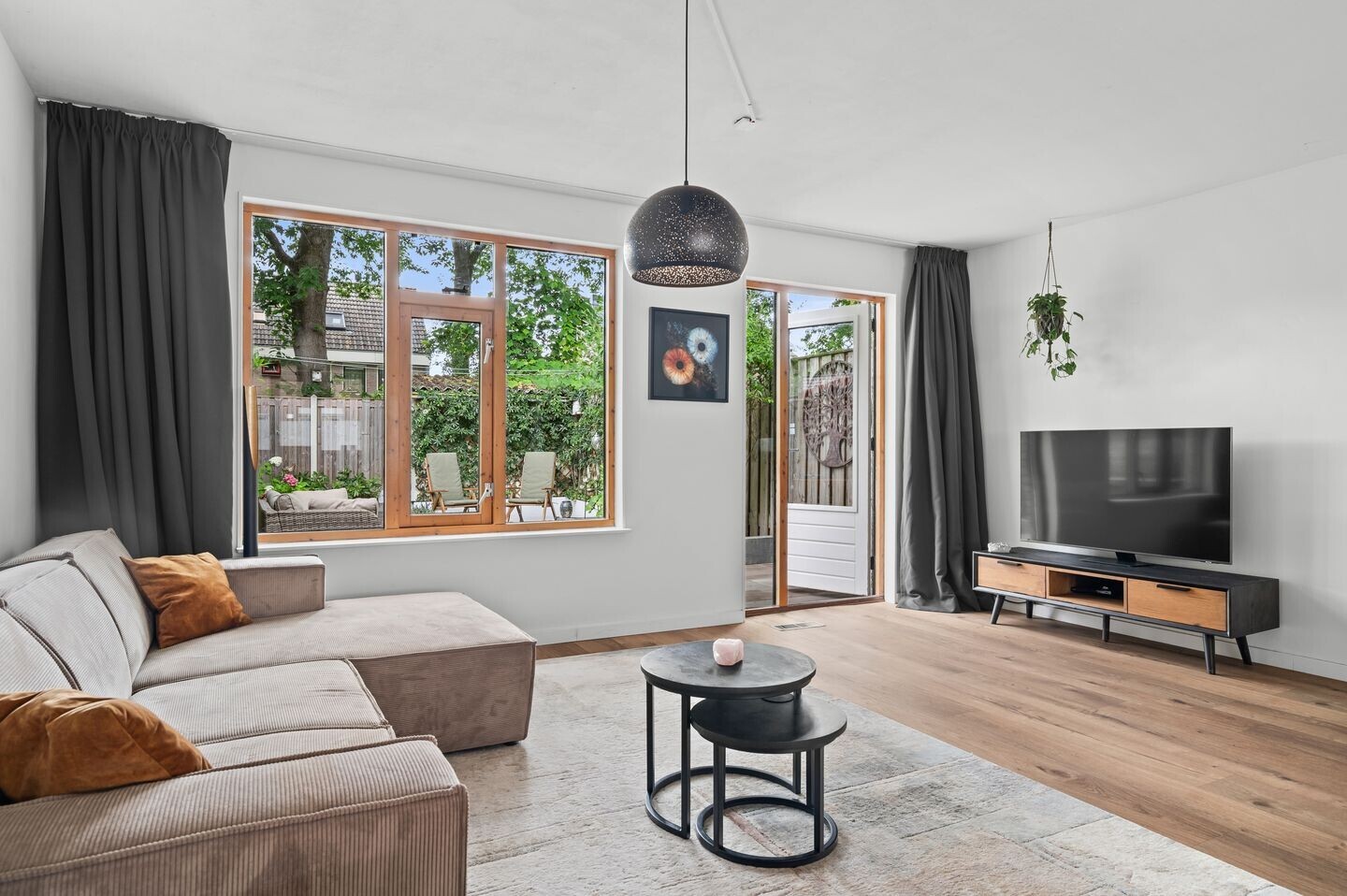 Tussenwoning te koop: Esdoornlaan 29, Deventer