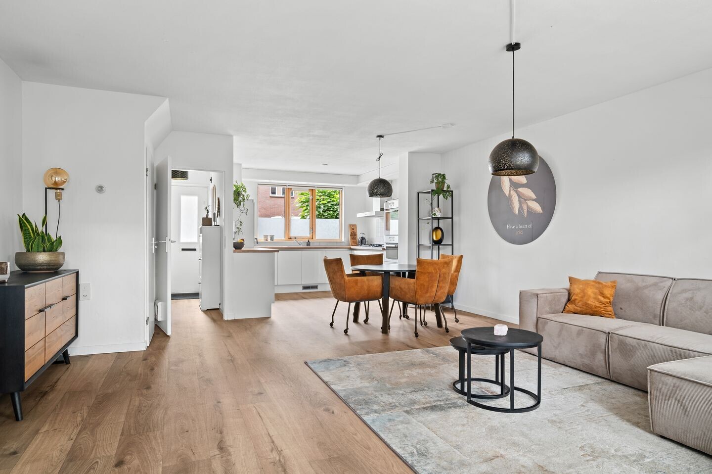 Tussenwoning te koop: Esdoornlaan 29, Deventer