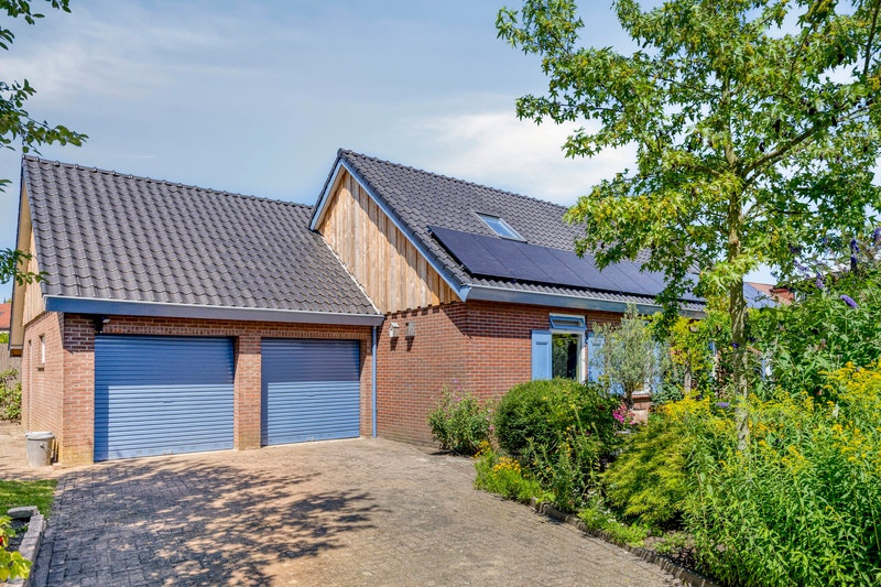 Vrijstaande woning te koop: Roessinksweg 39, Deventer
