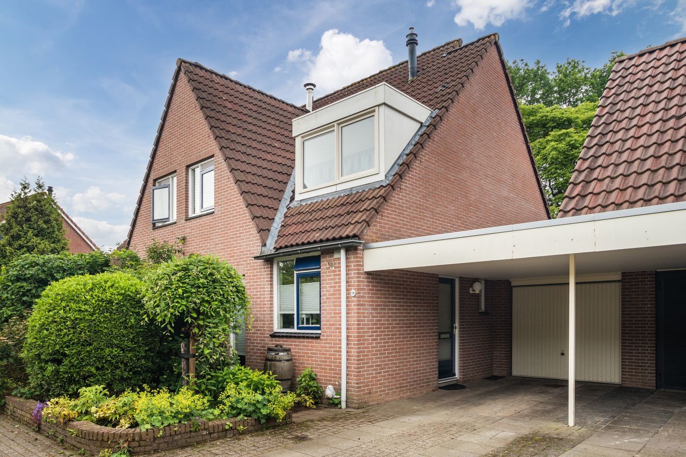 Tussenwoning te koop: Dovenetel 14, Deventer