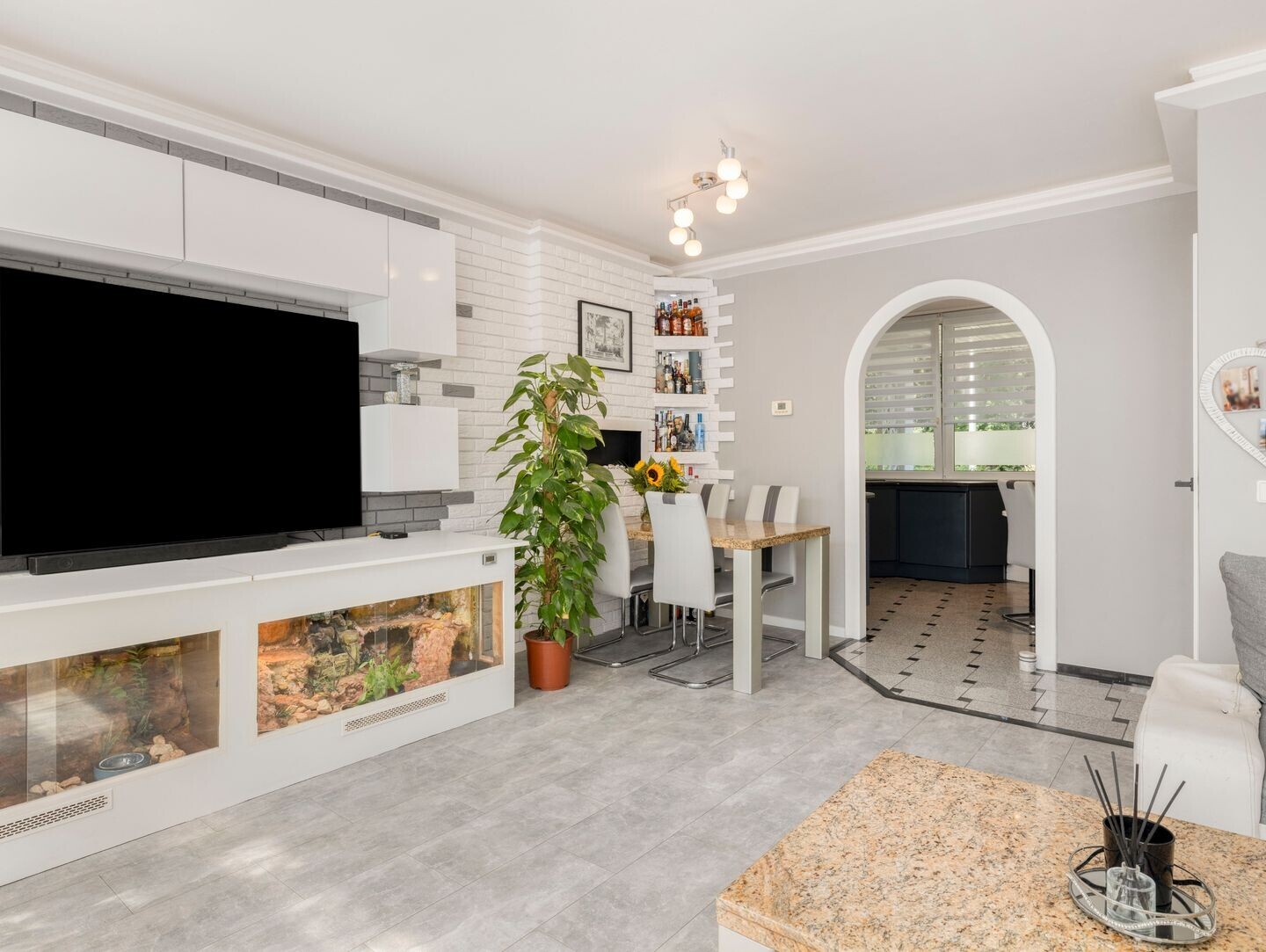 Tussenwoning te koop: Swanenburg 241, Deventer