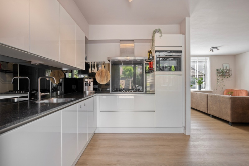 Tussenwoning te koop: Wielewaal 1, Deventer