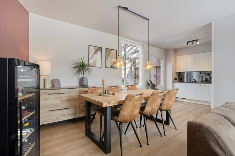 Tussenwoning te koop: Wielewaal 1, Deventer