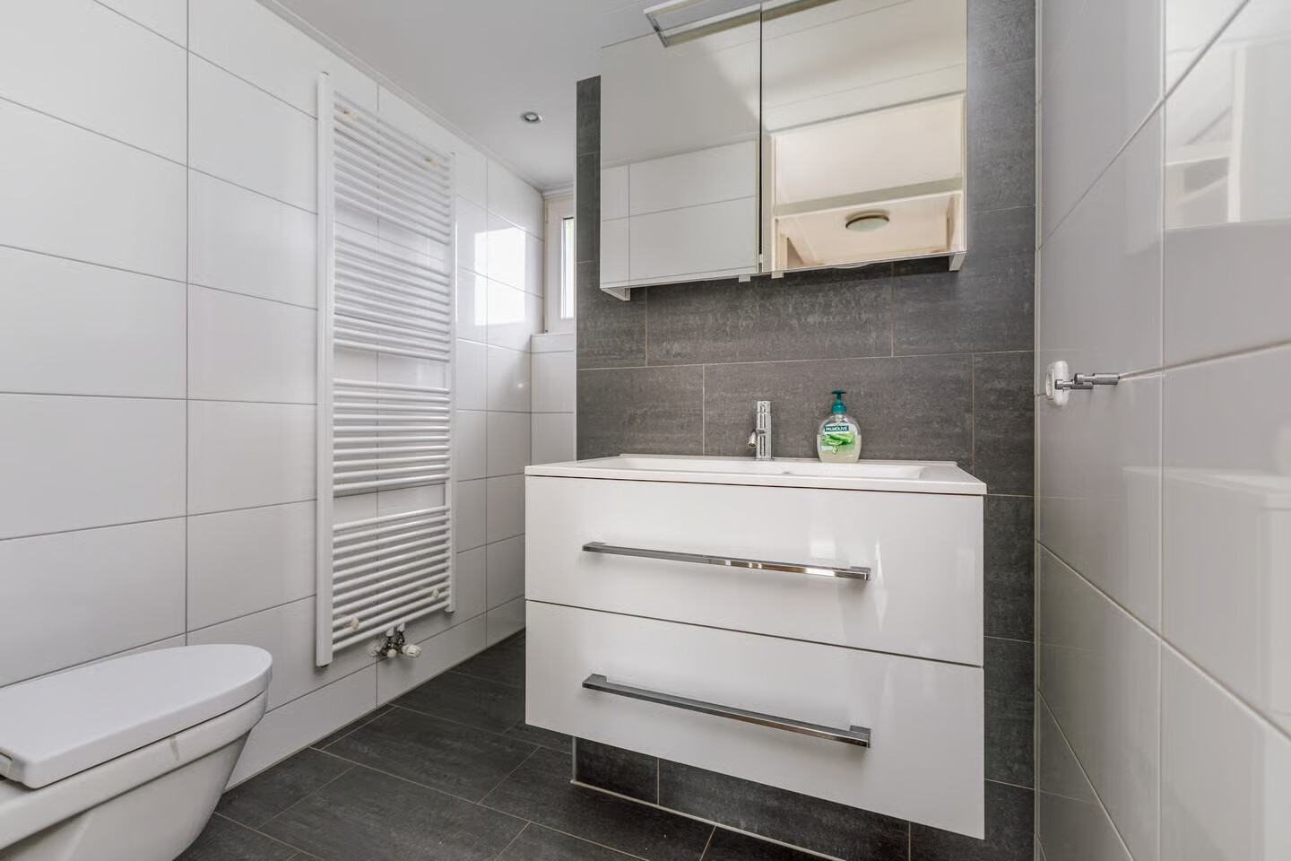 Tussenwoning te koop: Veldhommel 29, Deventer