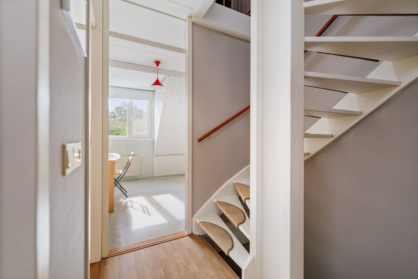 Tussenwoning te koop: Veldhommel 29, Deventer