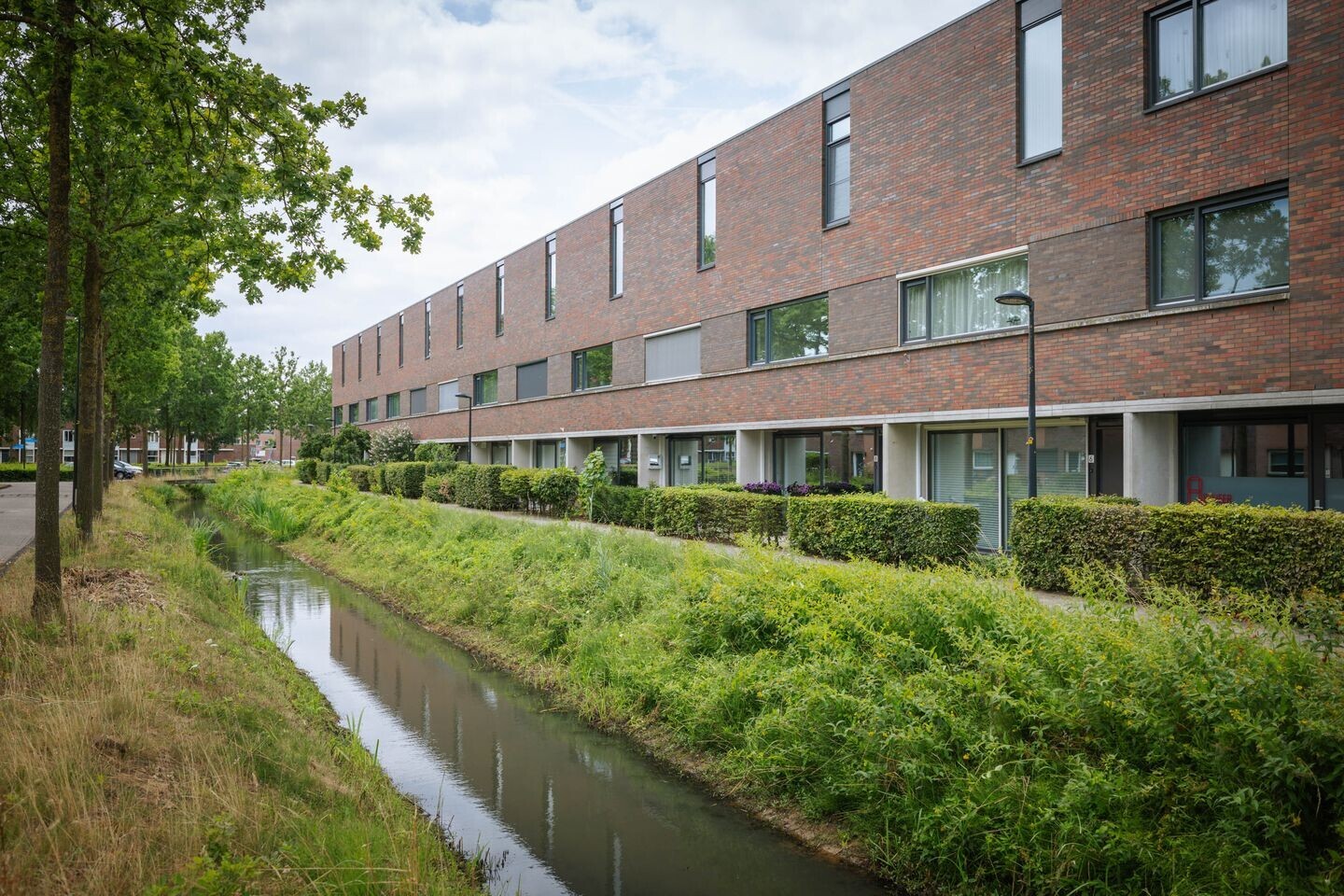 Tussenwoning te koop: Leeghwaterlaan 8, Deventer