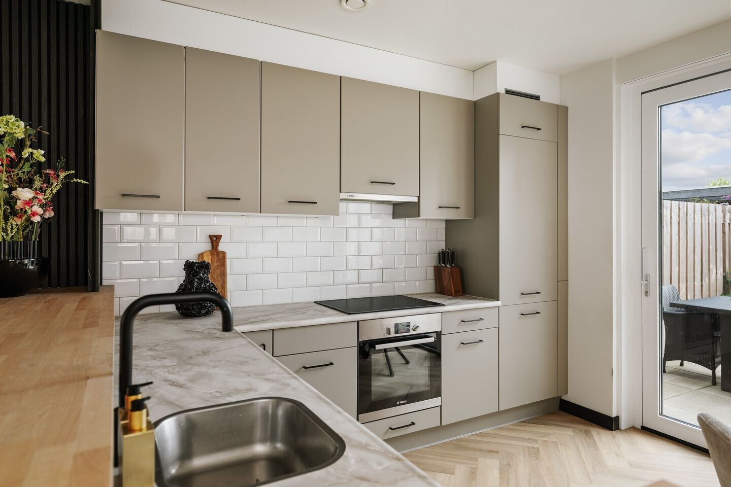 Tussenwoning te koop: Leeghwaterlaan 8, Deventer