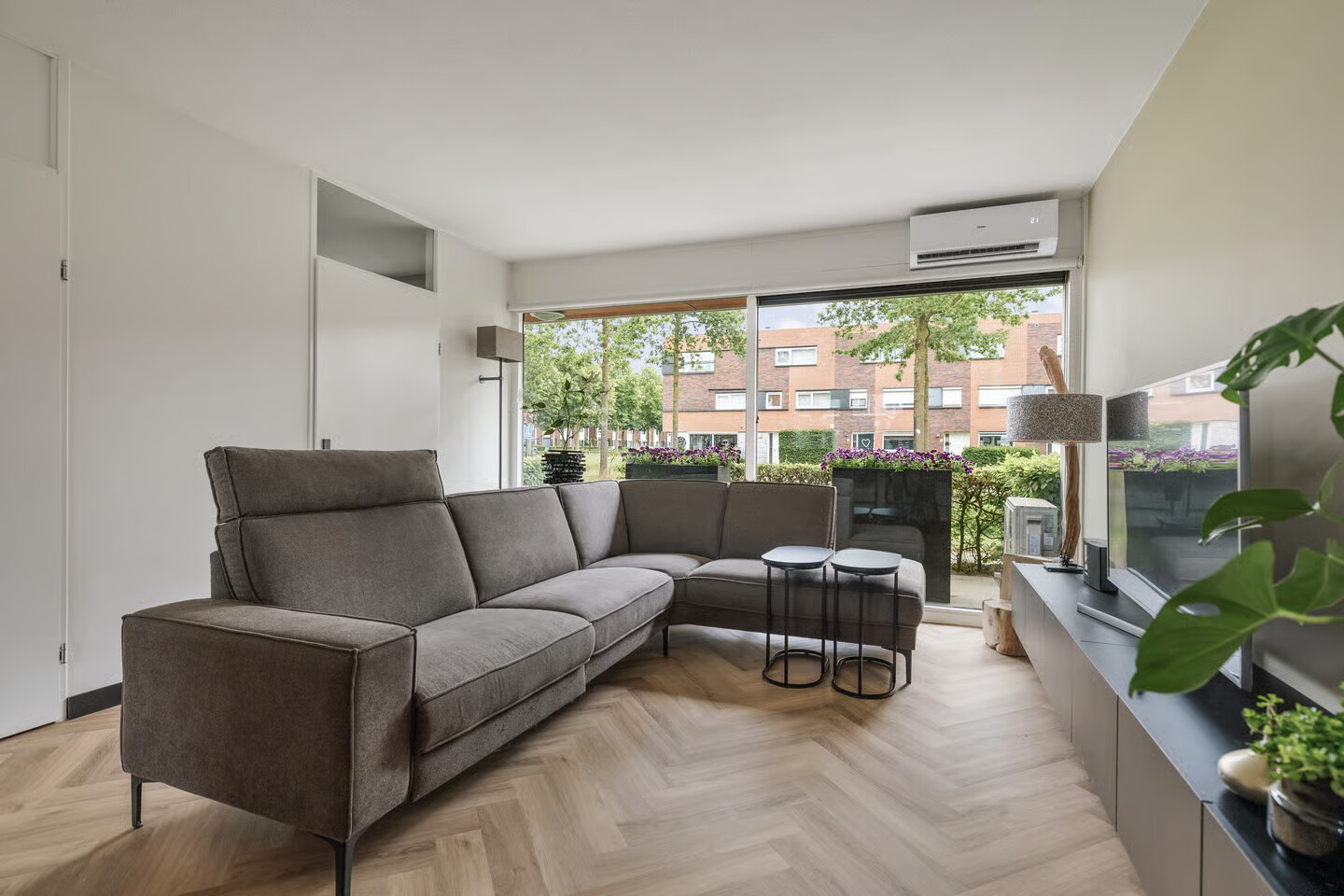 Tussenwoning te koop: Leeghwaterlaan 8, Deventer