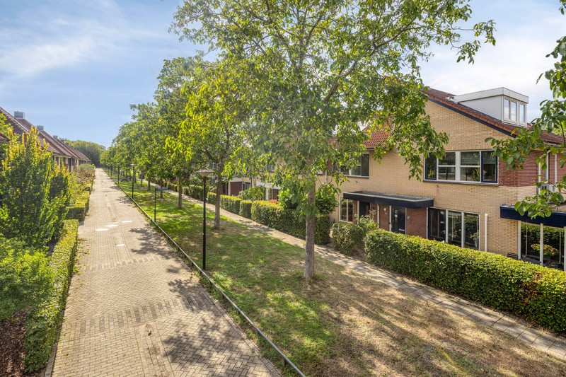 Tussenwoning te koop: Van Ravesteynpad 65, Deventer