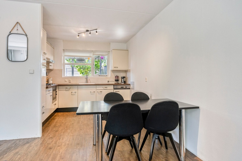 Tussenwoning te koop: Van Ravesteynpad 65, Deventer