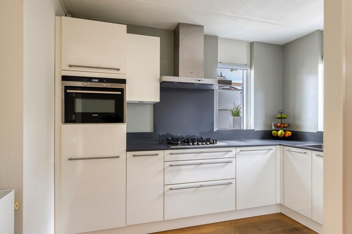 Hoekwoning te koop: Bernard Zweersstraat 37, Deventer