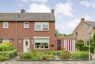 G J Piksenstraat 15
