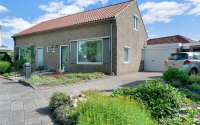 G J Piksenstraat 27
