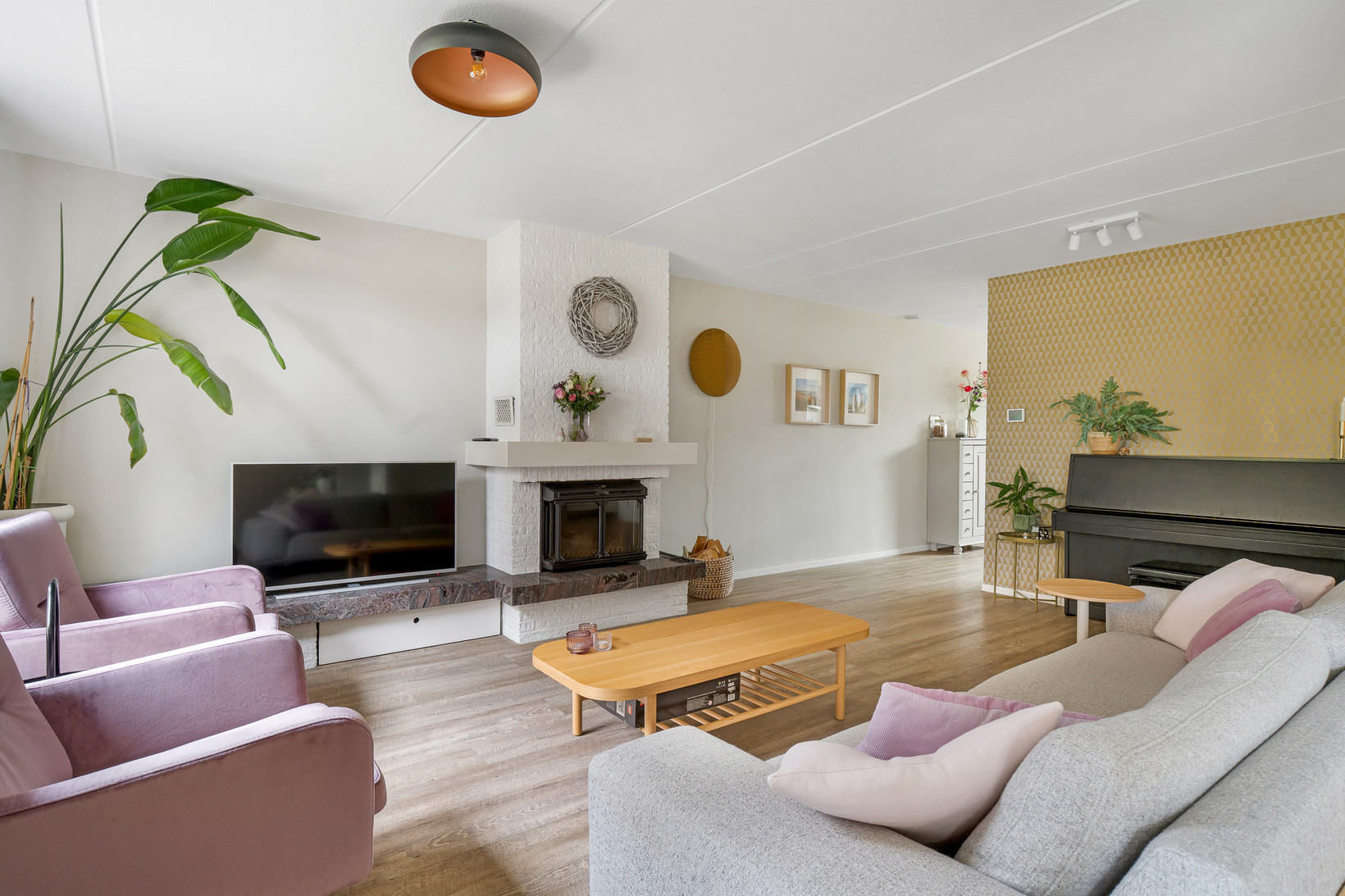 Tussenwoning te koop: Akkerwinde 16, Nijverdal
