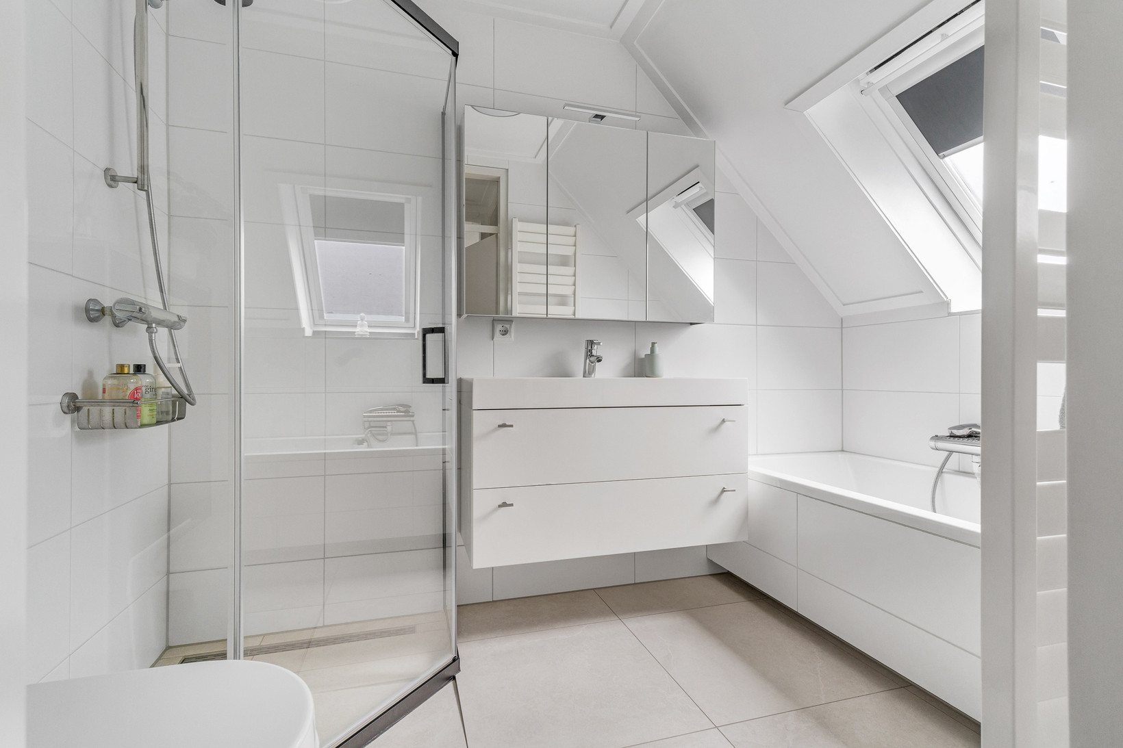 Tussenwoning te koop: Akkerwinde 16, Nijverdal