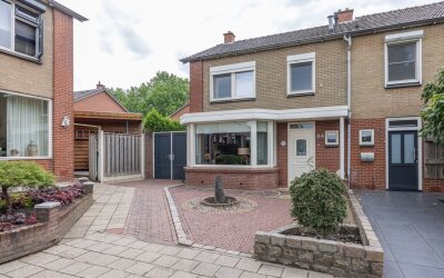 Zuiderstraat 84