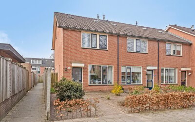 Pastoor Petersstraat 52