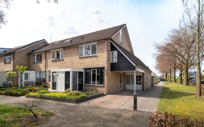 Pastoor Petersstraat 54