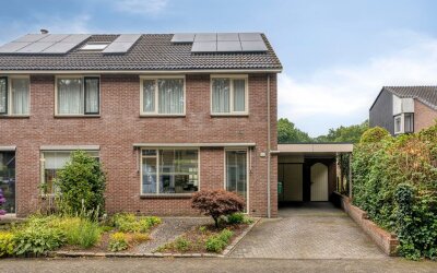 Pastoor Petersstraat 69