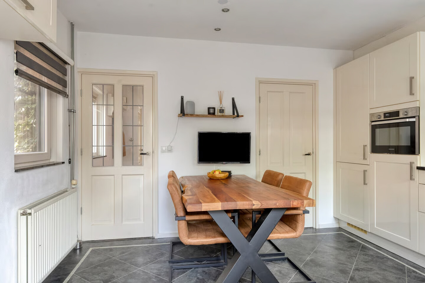 Twee-onder-één-kap te koop: Kerkstraat 115, Goor