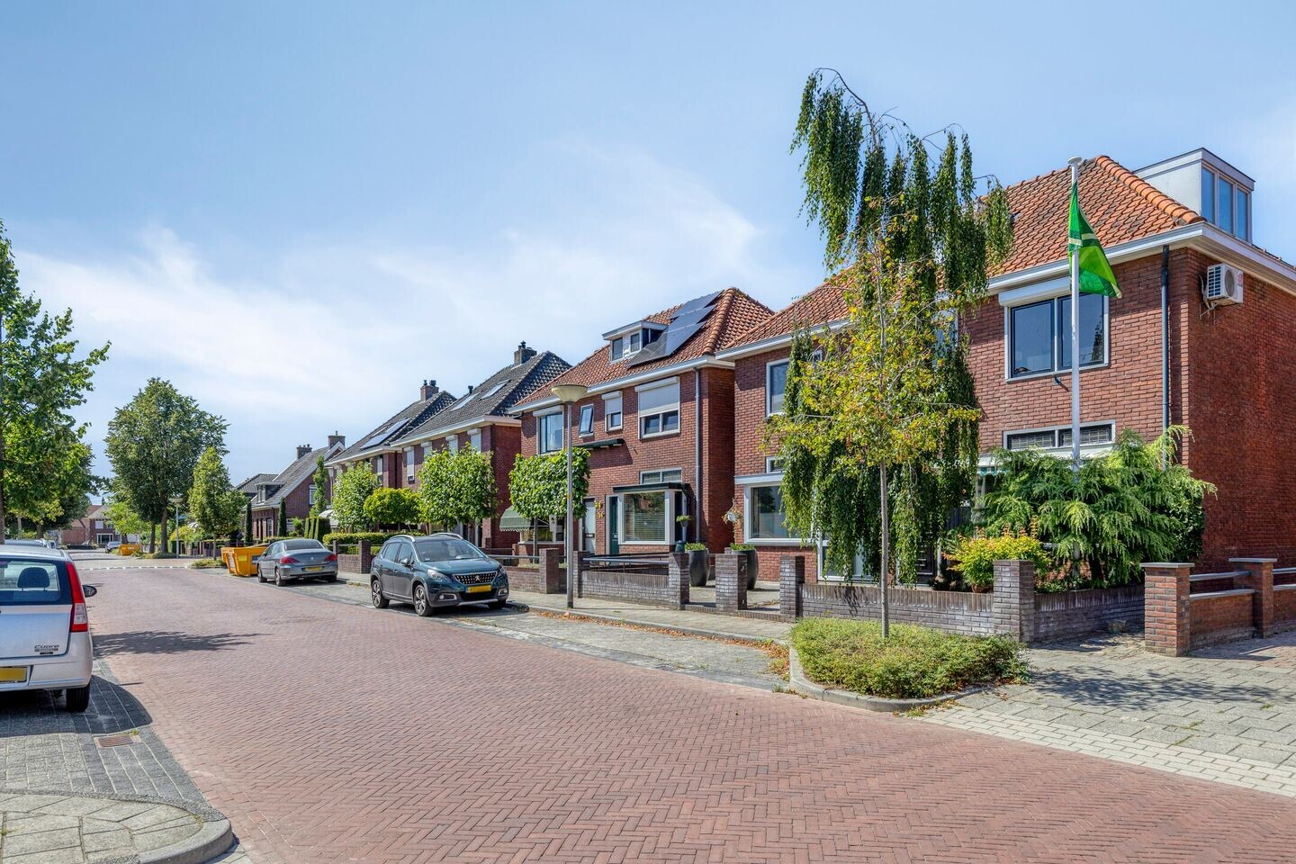 Twee-onder-één-kap te koop: Lindelaan 35, Goor