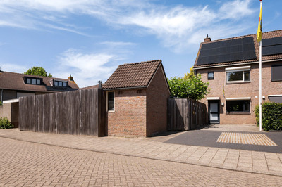 van Coeverdenstraat 1