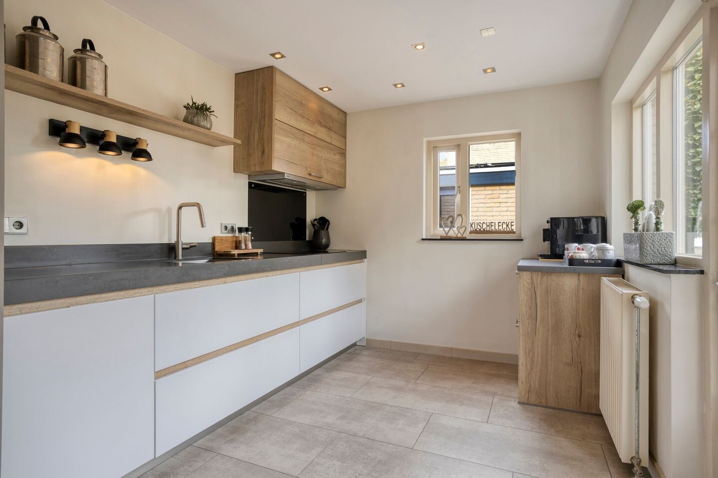 Hoekwoning te koop: Karel Doormanstraat 73, Haaksbergen