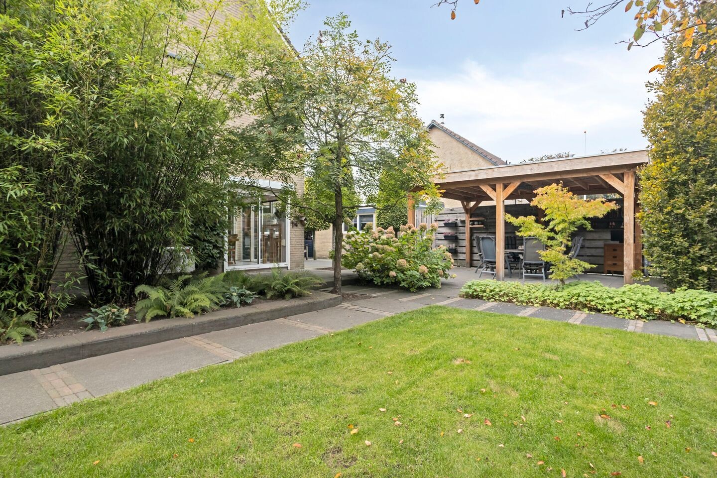 Hoekwoning te koop: Karel Doormanstraat 73, Haaksbergen