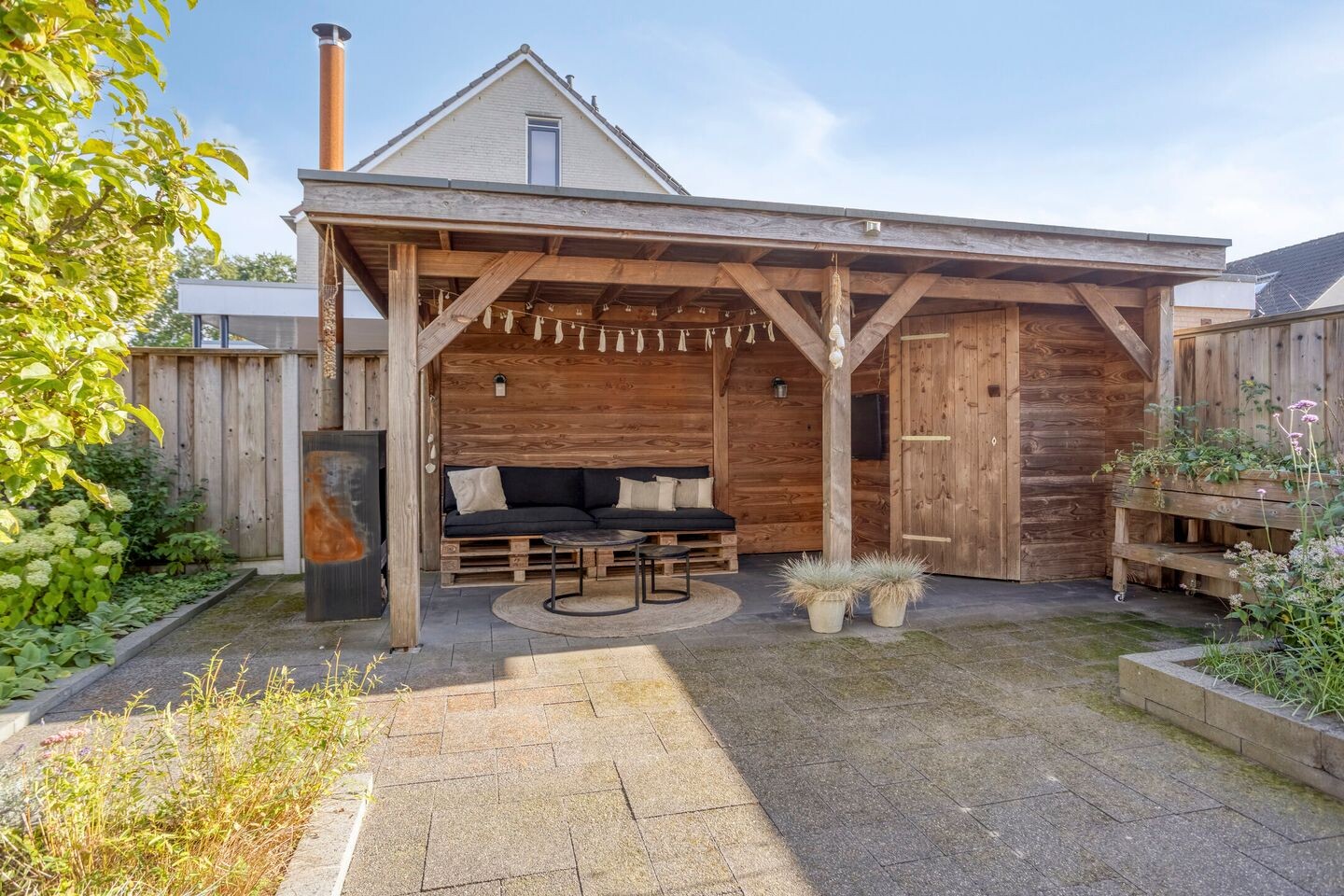 Hoekwoning te koop: Korenbloem 8, Haaksbergen