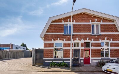 Esstraat 8