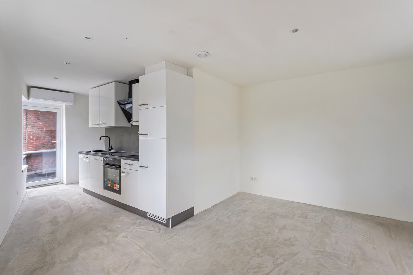 Studio te koop: Batjanstraat 1-2, Enschede