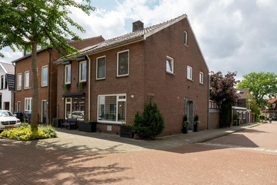 Hoogstraat 82