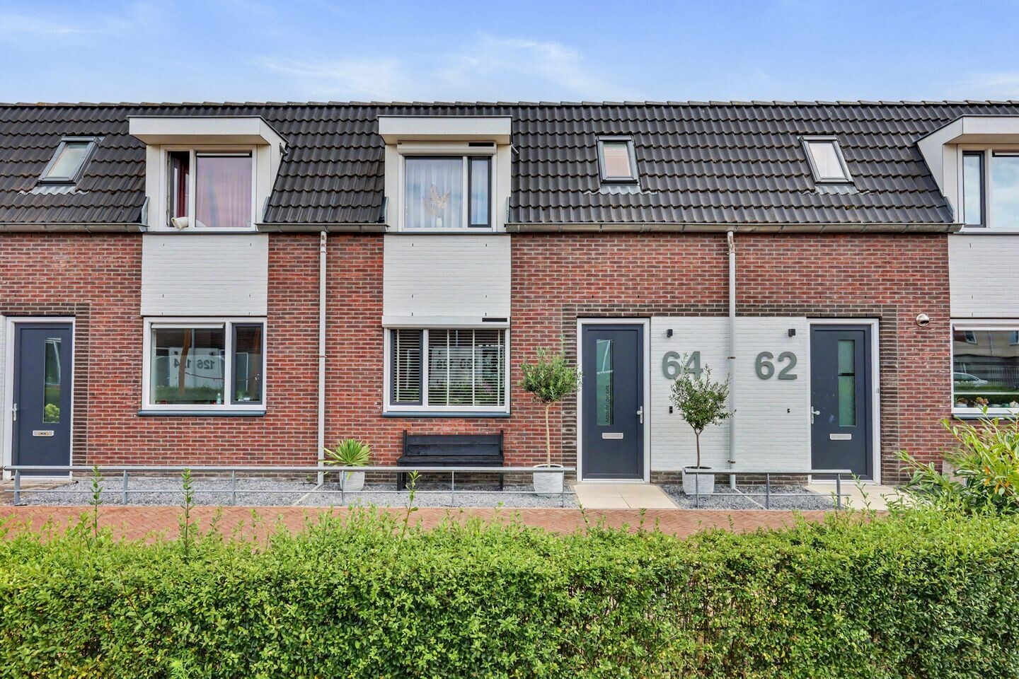 Tussenwoning te koop: Getfertplein 64, Enschede
