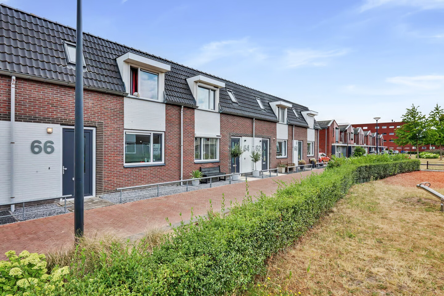 Tussenwoning te koop: Getfertplein 64, Enschede