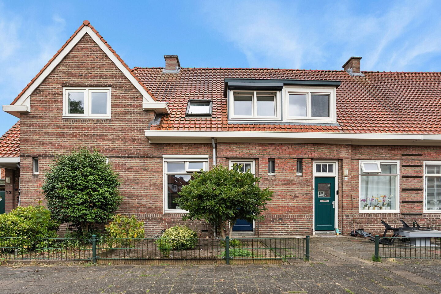 Tussenwoning te koop: Soerabaiastraat 10, Enschede