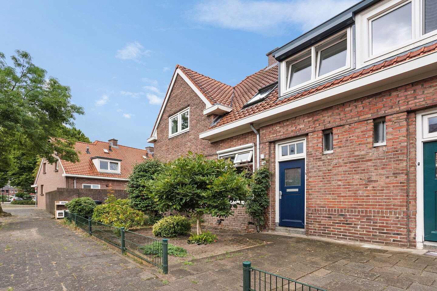 Tussenwoning te koop: Soerabaiastraat 10, Enschede