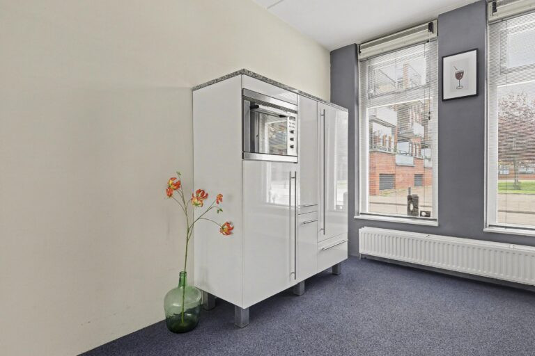 Tussenwoning te koop: Nassaustraat 29, Enschede