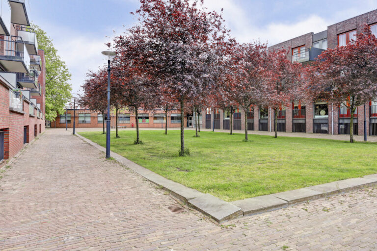 Tussenwoning te koop: Nassaustraat 29, Enschede