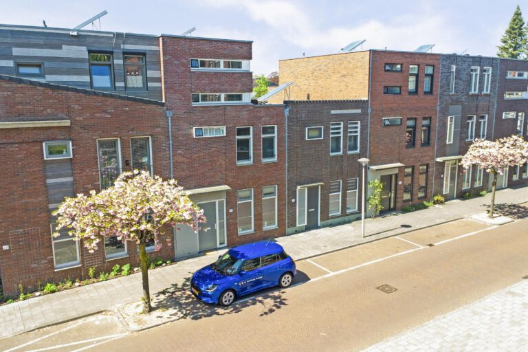 Tussenwoning te koop: Nassaustraat 29, Enschede