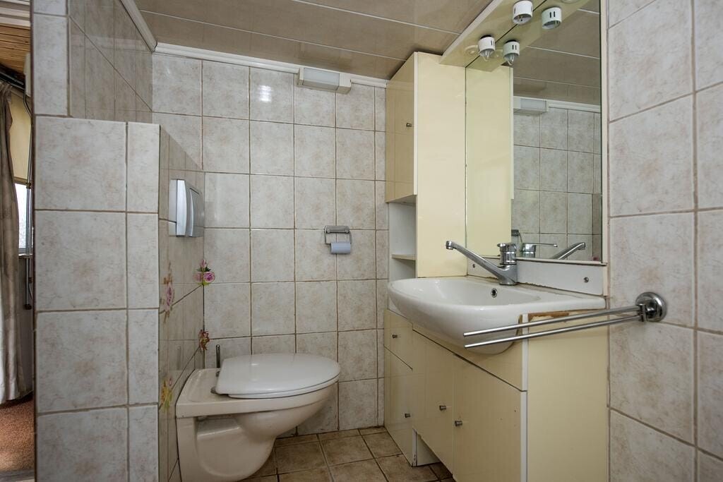 Hoekwoning te koop: Broekheurnerweg 85, Enschede