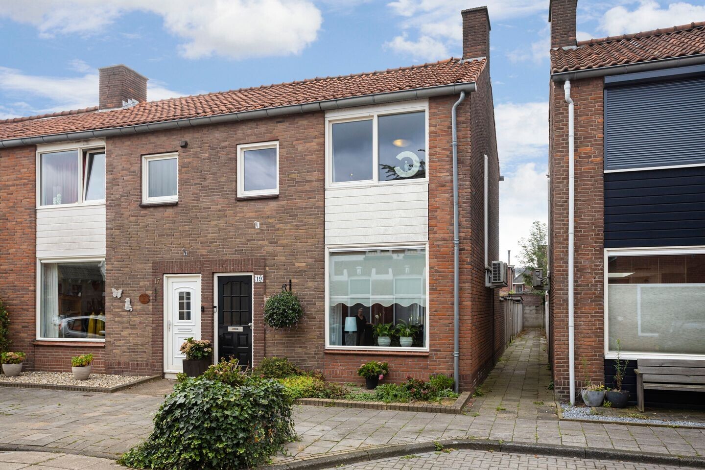 Hoekwoning te koop: johannes ter horststraat 19, Enschede