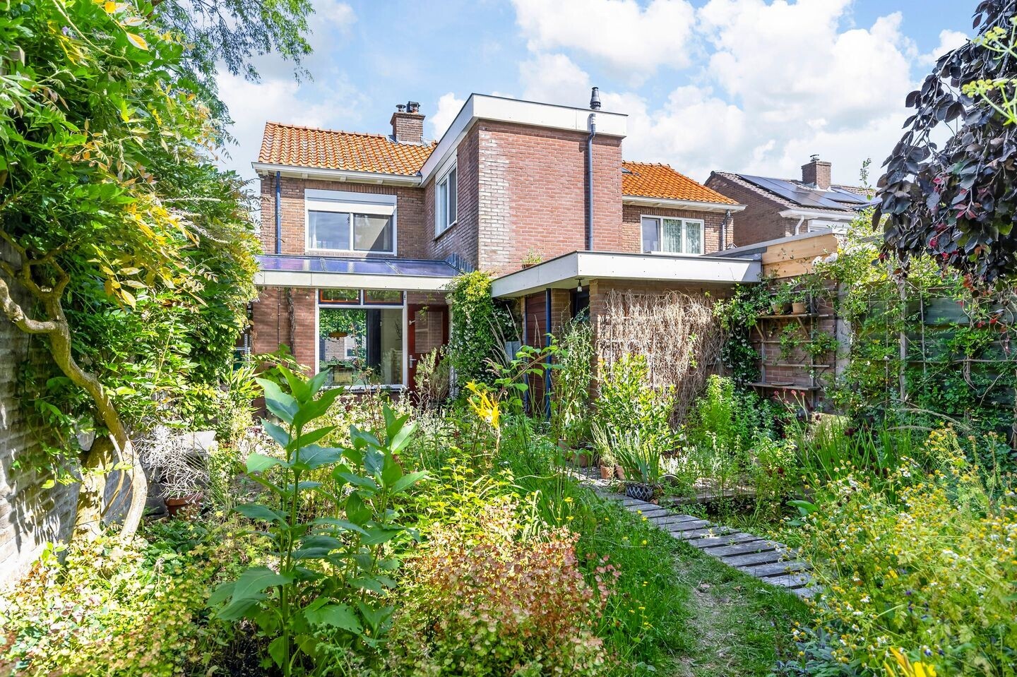 Twee-onder-één-kap te koop: J.H. Boschstraat 19, Enschede
